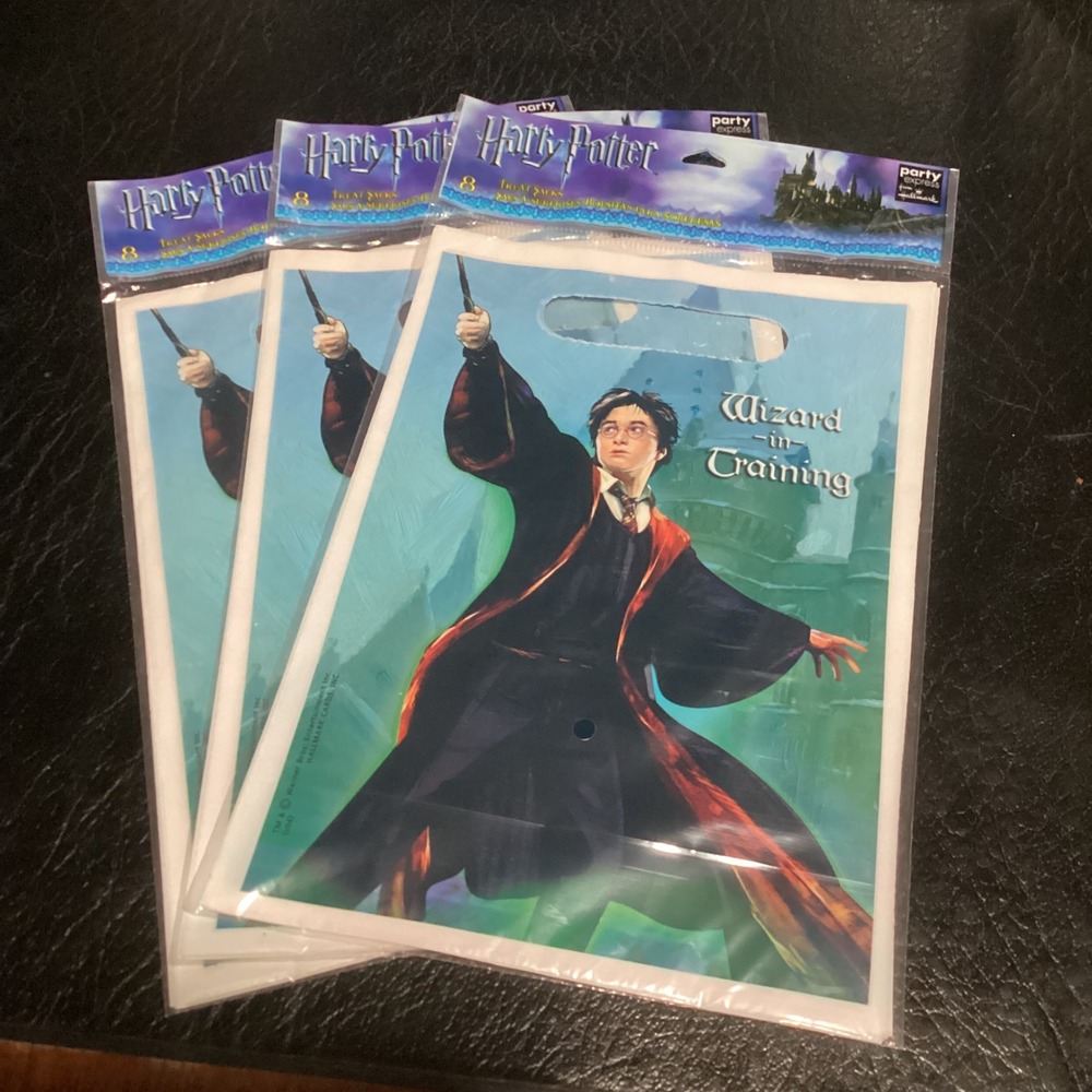 Harry Potter Hallmark Party Express Treat Sacks Wizard in Training 24 Count Lot